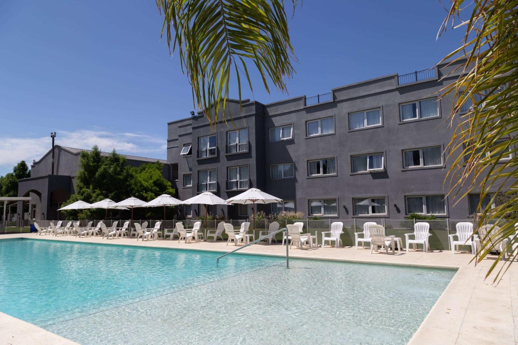 Howard Johnson & Hotel 4*