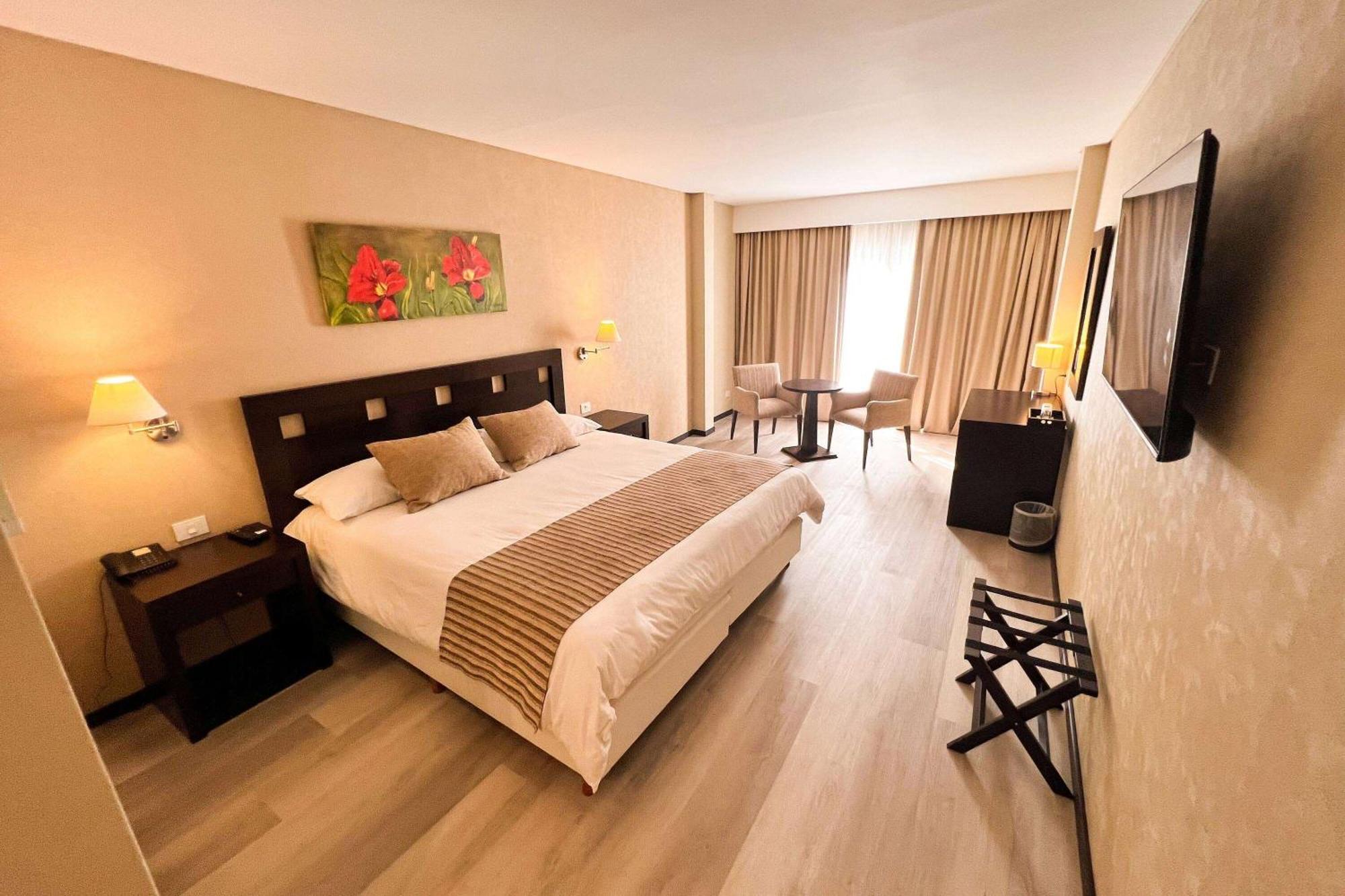 Hotel Howard Johnson & 4*
